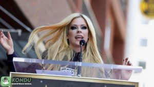Teori Konspirasi Kematian Avril Lavigne: 2 Hal yang Perlu Diketahui