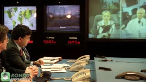 Konspirasi KGB di Amerika, Bikin Timeline Penuh Rahasia Vibes Y2K