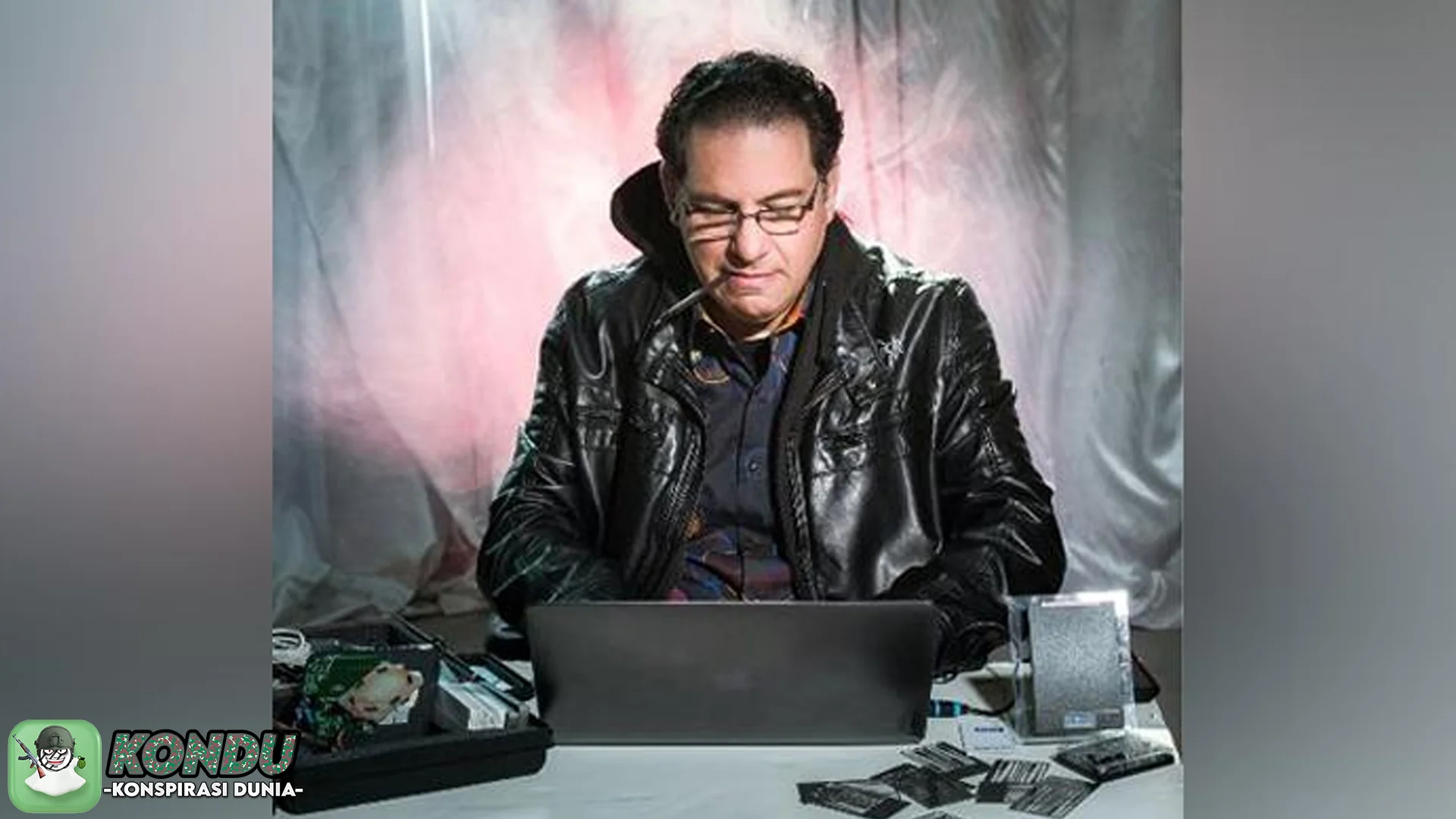 Kevin Mitnick Peretasan 4 Konspirasi Belum Terpecahkan Asli